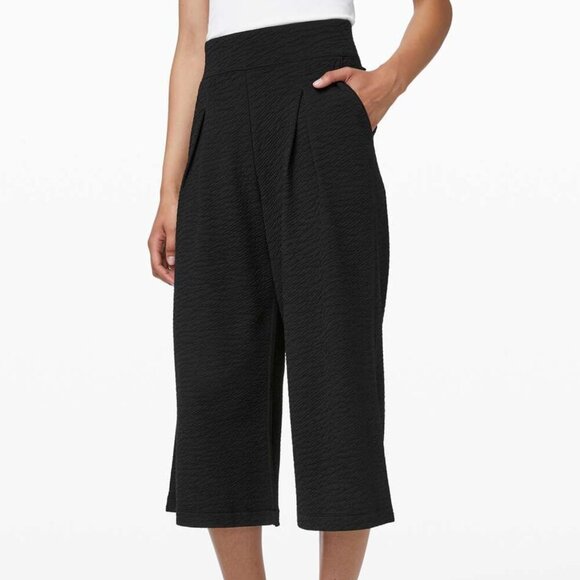 Lululemon Can You Feel The Pleat Crop Capri Pants Wide Leg 21" Black - Picture 2 of 12